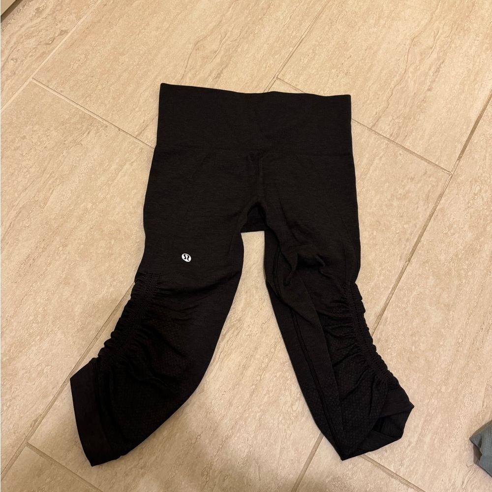 Lululemon cropped leggings, size 2